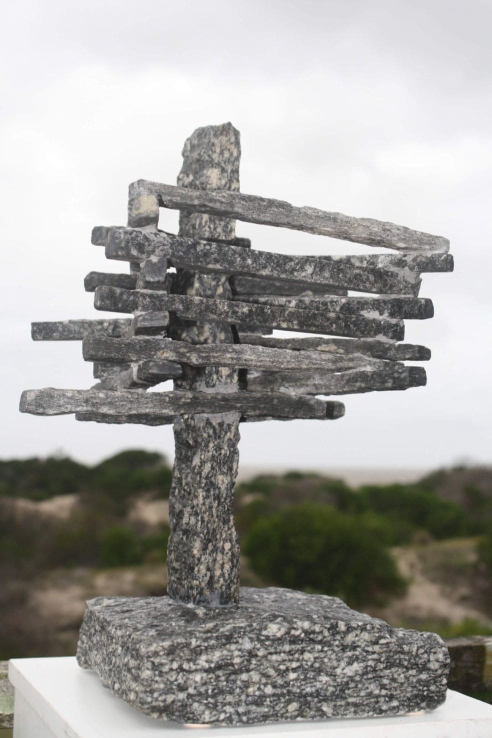 Composición-2021-granito tallado y ensamblado-19x33x27cm
