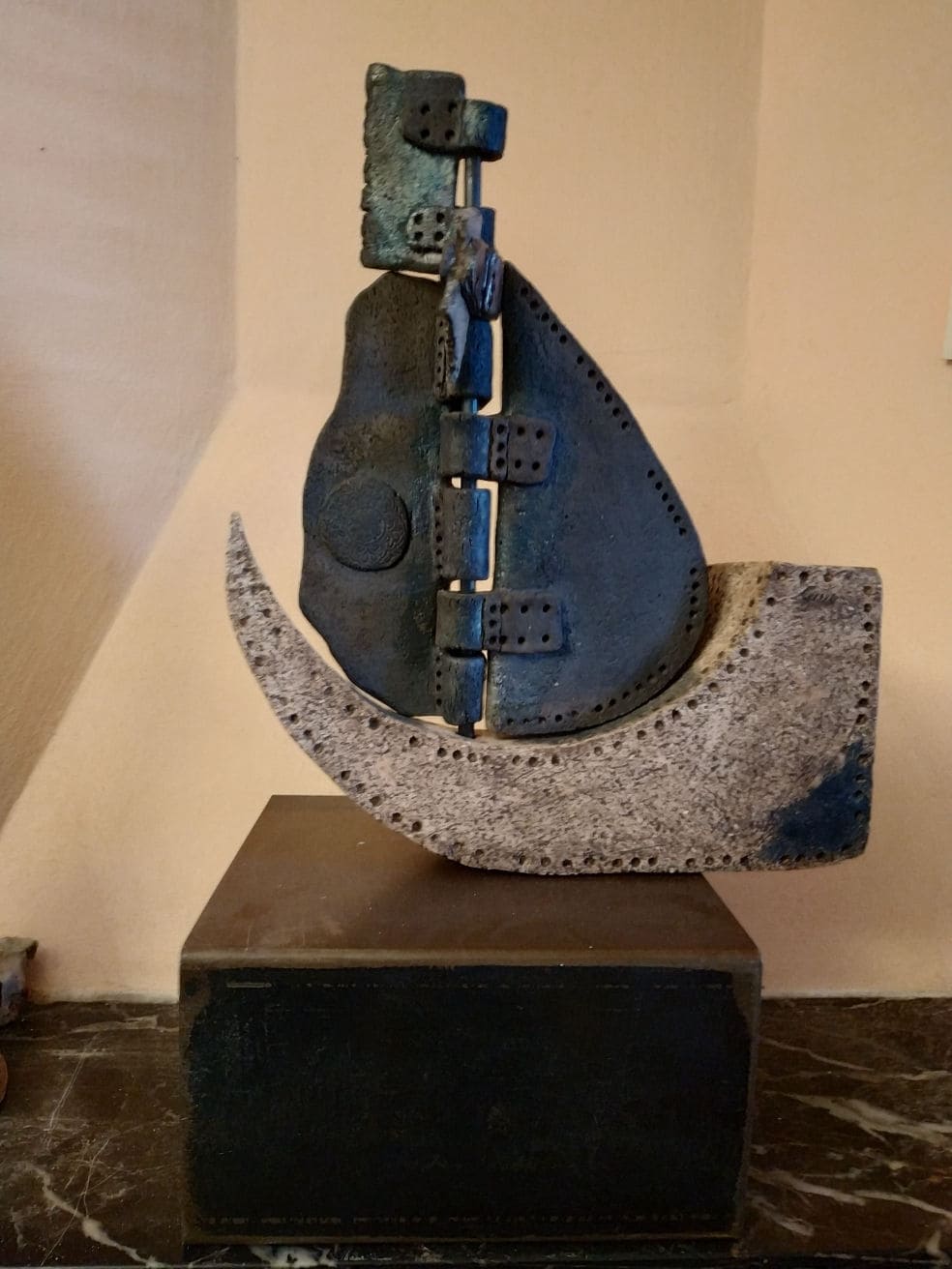 VAIXELL-2021-barro chamoteado a 1080 grados-53x25x38cm